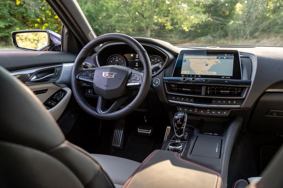 Торпедо Cadillac CT5 350T 2019 года  (фото 18 из 40)